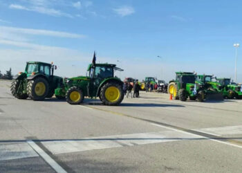 Κλιμακώνουν οι αγρότες πριν την κρίσιμη σύσκεψη των Σερρών: Κλείνει επ’ αόριστον και το ρεύμα προς Θεσσαλονίκη στα Μάλγαρα