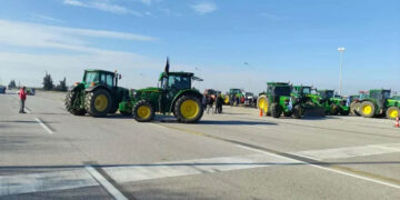 Κλιμακώνουν οι αγρότες πριν την κρίσιμη σύσκεψη των Σερρών: Κλείνει επ’ αόριστον και το ρεύμα προς Θεσσαλονίκη στα Μάλγαρα