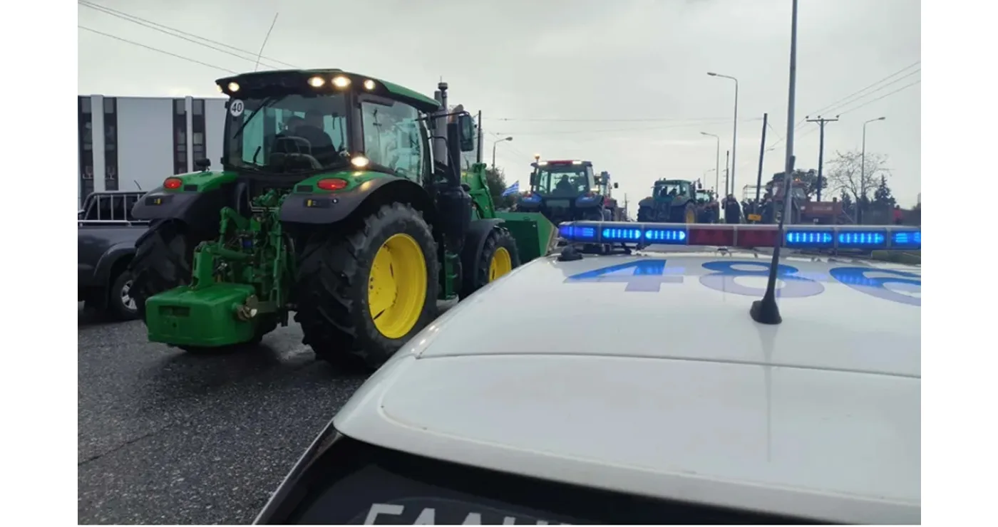 ΕΛΑΣ: Ανοίγει λωρίδα στην Εγνατία Οδό στην Ημαθία που είχε κλείσει λόγω μπλόκων