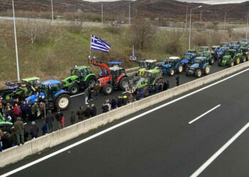 Οι αγρότες φτάνουν στο μεγάλο μπλόκο της Σιάτιστας και ενώνουν τις δυνάμεις τους (Βίντεο & Φωτογραφίες)