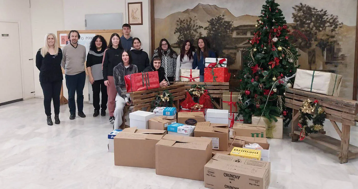 Οι μαθητές του 1ου ΓΕΛ Πτολεμαΐδας συγκέντρωσαν τρόφιμα για τον Καλό Σαμαρείτη