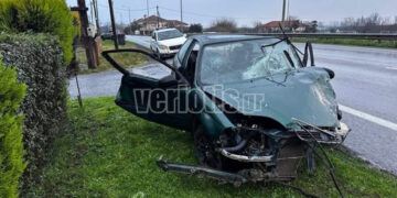 Θρήνος στη Βέροια για τον 22χρονο που σκοτώθηκε σε τροχαίο: Διαλυμένο το αυτοκίνητο που οδηγούσε (Bίντεο + φωτογραφίες)