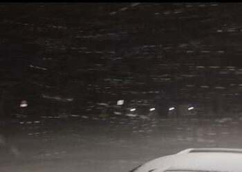 Με χιόνι υποδέχεται τα Χριστούγεννα η Βασιλίτσα (video)