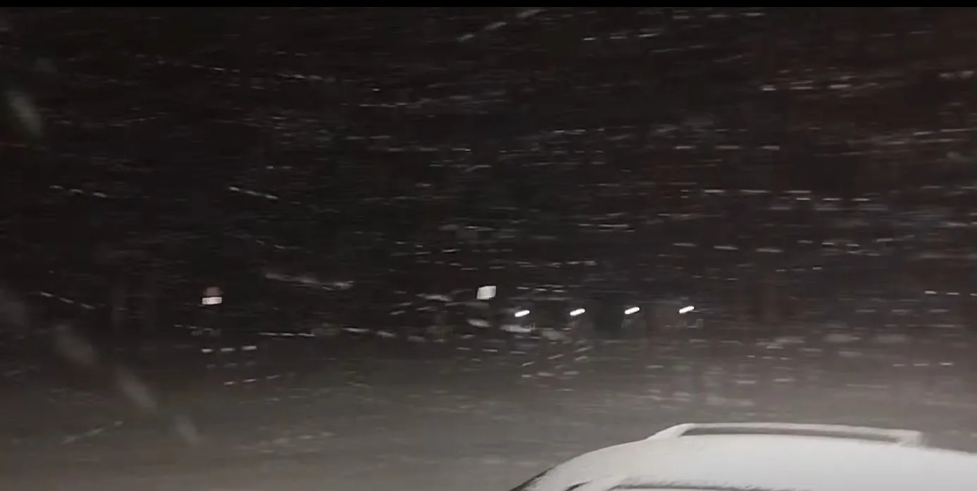 Με χιόνι υποδέχεται τα Χριστούγεννα η Βασιλίτσα (video)