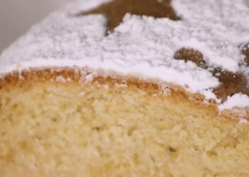 Συνταγή για βασιλόπιτα – κέικ, από τον Άκη Πετρετζίκη