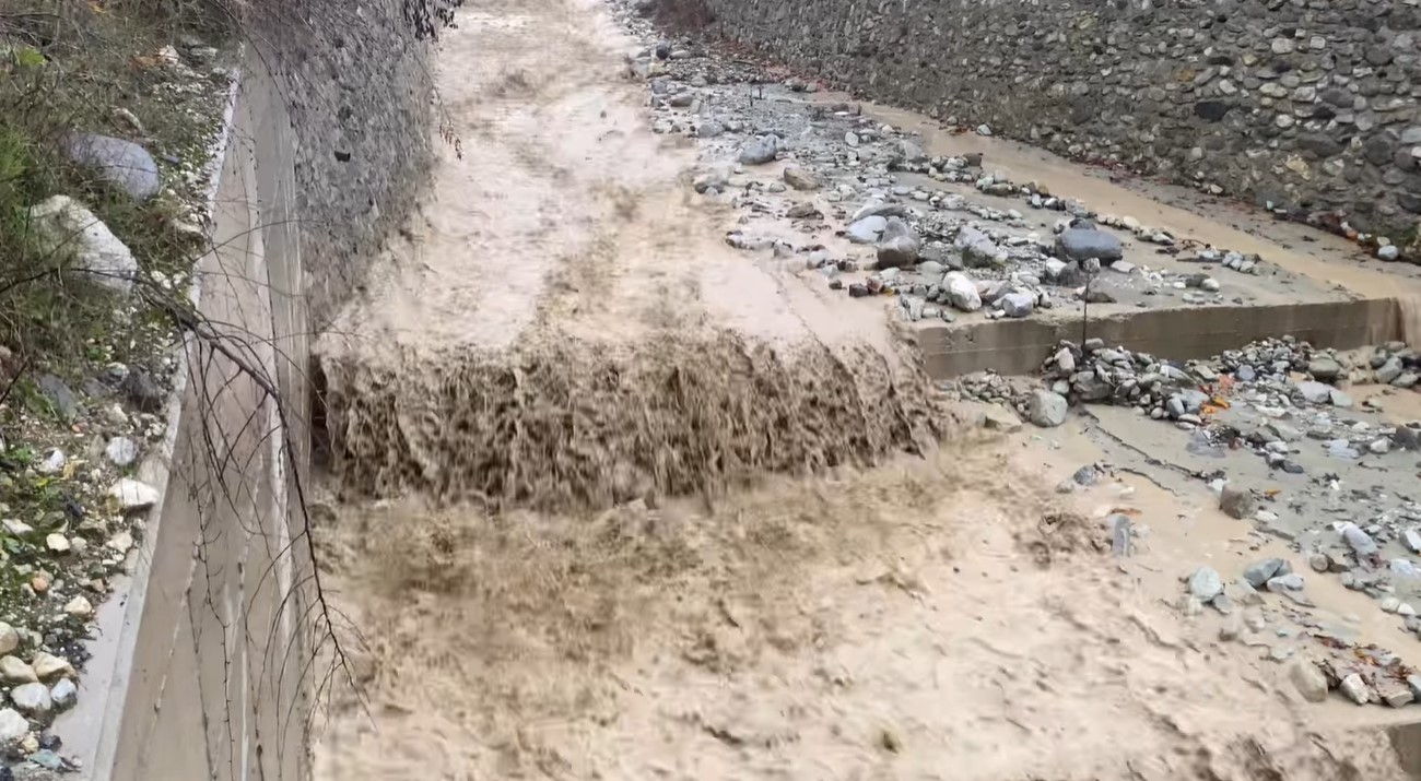 Βελβεντό: Αγροτικοί χωματόδρομοι και διαβάσεις ρεμάτων με σημαντικά προβλήματα (video)