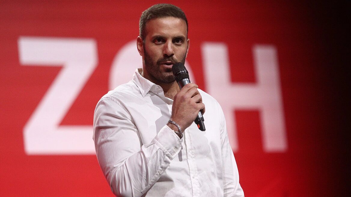 Αγριο επεισόδιο στο Στρασβούργο, ο ευρωβουλευτής του ΣΥΡΙΖΑ Νίκος Παππάς χτύπησε δημοσιογράφο