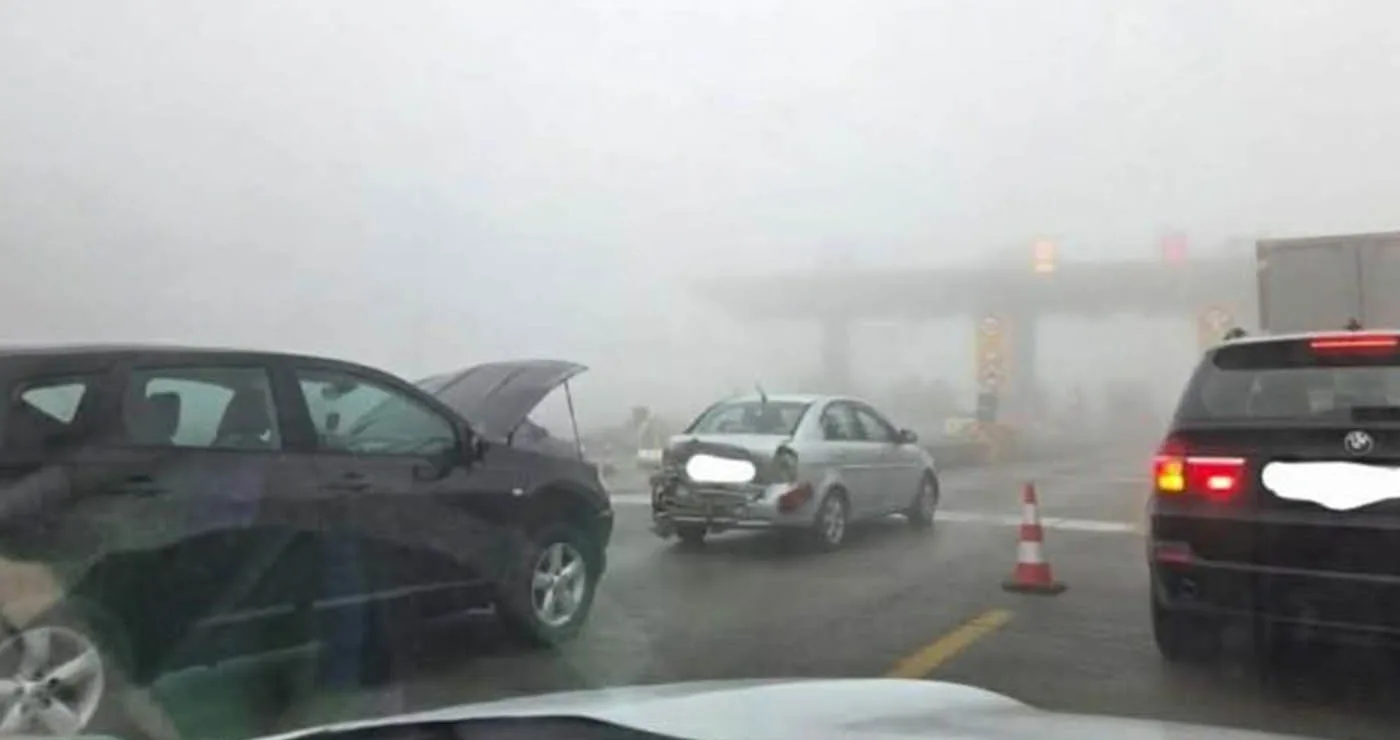 Ομίχλη και δυο νέα τροχαία ατυχήματα στα διόδια Πολυμύλου