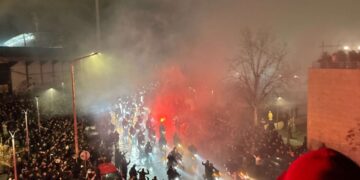 Η Τούμπα κλαίει για τους αδικοχαμένους οπαδούς του ΠΑΟΚ