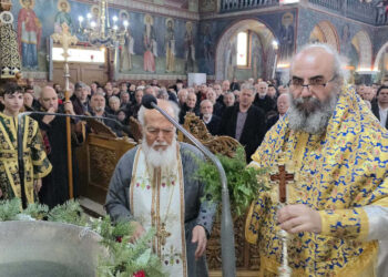 Ο Εορτασμός των Θεοφανείων στον κατάμεστο Ιερό Ναό Αγίας Σκέπης Πτολεμαΐδας ! (της Κούλας Πουλασιχίδου)