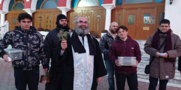 Δύο γκρουπ επί 3 μέρες αγιάζουν τα 800 περίπου σπίτια των Ενοριτών του Ιερού Ναού Αγίας Σκέπης Πτολεμαΐδας! (ρεπορτάζ της Κούλας Πουλασιχίδου)