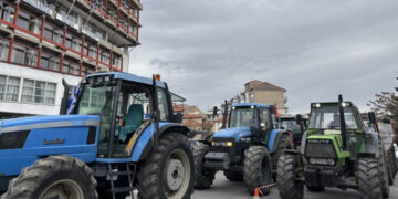 Αποχώρηση από το Τελωνείο Νίκης – Σε αναμονή εξελίξεων οι αγρότες της Φλώρινας