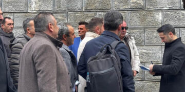 Στο Μέγαρο Μαξίμου οι αγρότες για το ραντεβού με τον Μητσοτάκη,