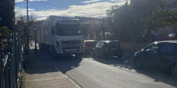 Κυκλοφοριακό χάος στην Αιανή- Νταλίκες και δεκάδες αυτοκίνητα μετά το μπλόκο των αγροτών στη Σιάτιστα(φωτογραφίες- βίντεο)