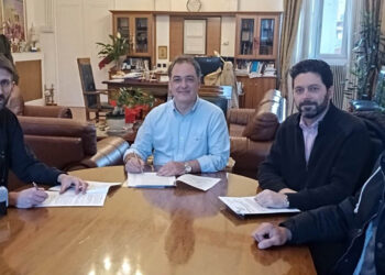 Ξεκινά η ανάπλαση της πλατείας στην Οινόη Κοζάνης – Υπογράφηκε η σύμβαση 48.000 ευρώ