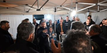 Ο Ν. Ανδρουλάκης στο μπλόκο της Σιάτιστας: “Διάλογος πρέπει να γίνει αλλά με ειλικρίνεια και αποτελέσματα. Όχι νέα κοροϊδία”