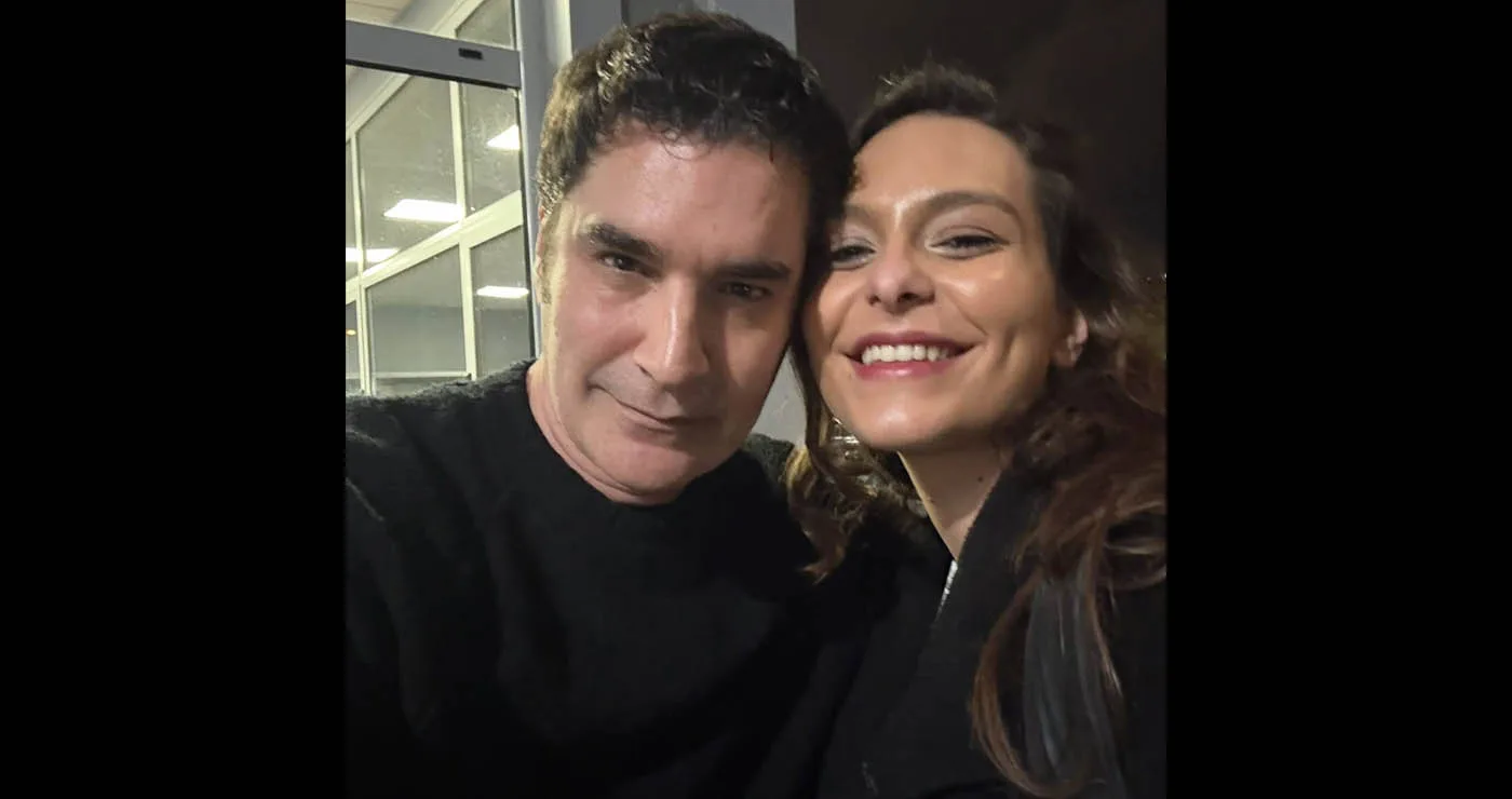 Στα παρασκήνια του «Maestro»: “Τρυπώνουμε” στα γυρίσματα με την Αριστέα Αδαμίδου (Βίντεο)