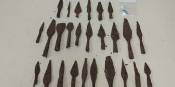 Πτολεμαΐδα: 26 λόγχες ελληνιστικής εποχής εντοπίστηκαν σε οικία 44χρονου