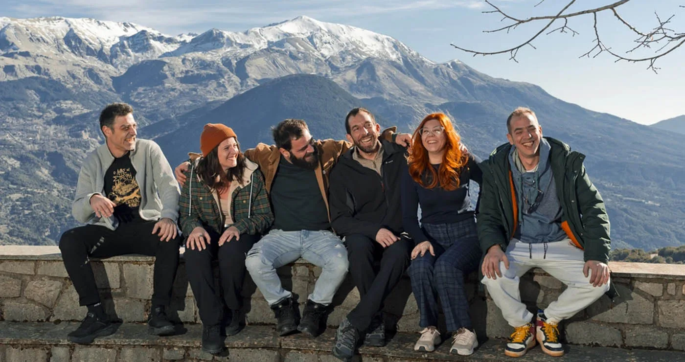 “Προσπαθούμε να δημιουργήσουμε τις συνθήκες για την επανακατοίκηση των χωριών μας” – Μια παρέα στο Ζαγόρι δείχνει το δρόμο