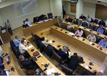 Θυμήθηκαν την Τηλεθέρμανση για το Δρέπανο Κοκκαλιάρης και Ματιάκης μετά το «ναυάγιο» με τις αντλίες θερμότητας- Οι μομφές για τις αναφορές του Περιφερειάρχη: «Μπακαλίστικοι υπολογισμοί, άλλα έλεγε για τα εισοδηματικά κριτήρια»