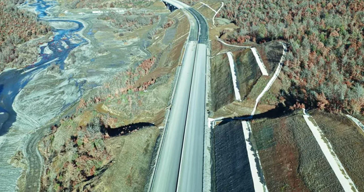 Ακόμα πιο κοντά στην ολοκλήρωσή του ο δρόμος που θα ενώσει την Αθήνα με την Μακεδονία -Πότε θα παραδοθεί