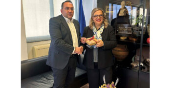 Στην Κύπρο η Αντιπεριφερειάρχης Τουρισμού Πολυτίμη Φαρμάκη – Έμφαση στο σχολικό και οινικό τουρισμό   