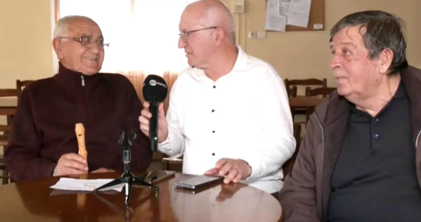 Γρεβενά: Αυτοδίδακτος μουσικός μαγεύει με τη φλογέρα τους συγχωριανούς του