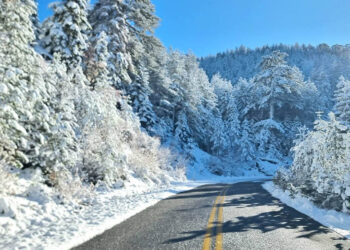 Εντυπωσιακές λήψεις από τα χιονισμένα ορεινά των Γρεβενών