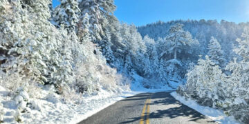 Εντυπωσιακές λήψεις από τα χιονισμένα ορεινά των Γρεβενών