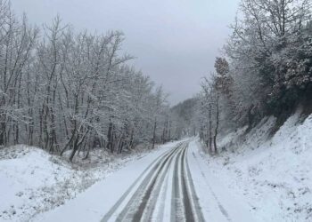 Λευκό τοπίο σε όλη τη Δυτική Μακεδονία – Έκλεισαν τα σχολεία σε RED CODE όλη η περιοχή και την Πέμπτη
