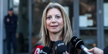 Καρυστιανού: Θέμα δημόσιας διαβούλευσης οι αμβλώσεις