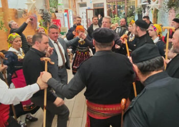 Το έθιμο “τ’ Άι Γιαννιού” στη Λευκοπηγή – Το χορό σέρνει ο Γιάννης Μητλιάγκας (Βίντεο + Εικόνες)