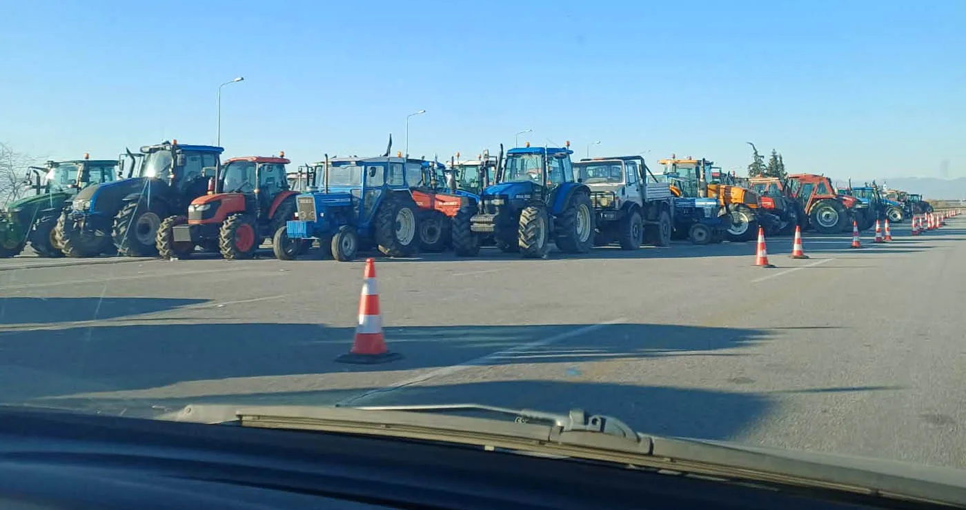 Ανοιχτοί οι δρόμοι στα διόδια των Μαλγάρων ενόψει της επικείμενης συνάντησης των αγροτών με τον Πρωθυπουργό