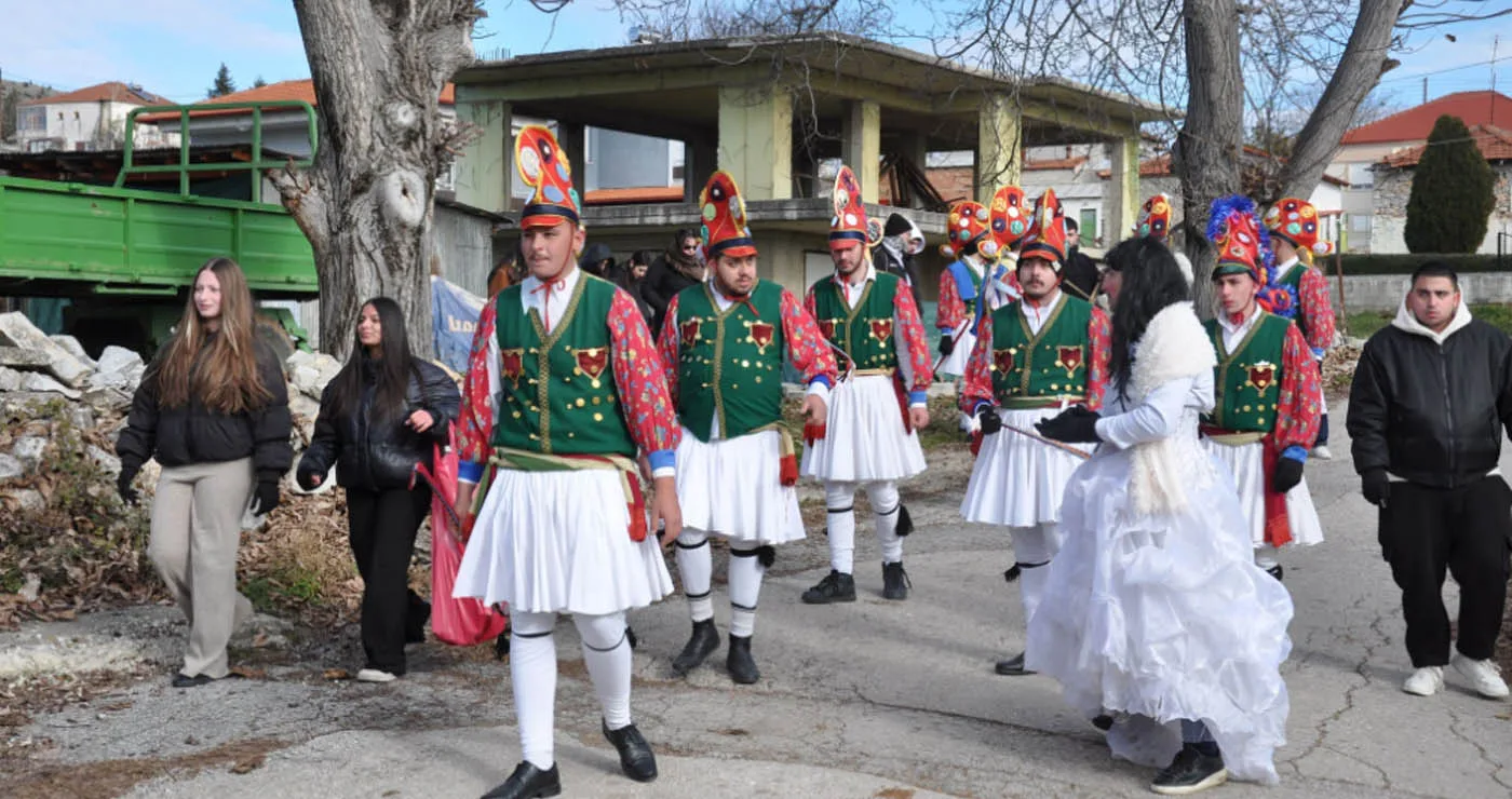 Δείτε πολλές φωτογραφίες και βίντεο από τους Μωμόγερους στα Κομνηνά Εορδαίας