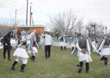 Το έθιμο των Μωμόγερων στο Πρωτοχώρι Κοζάνης (video)