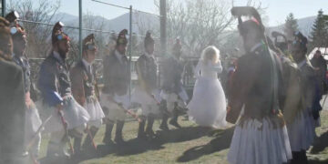 Το έθιμο των Μωμόγερων στο Ρυάκιο Κοζάνης (βίντεο)