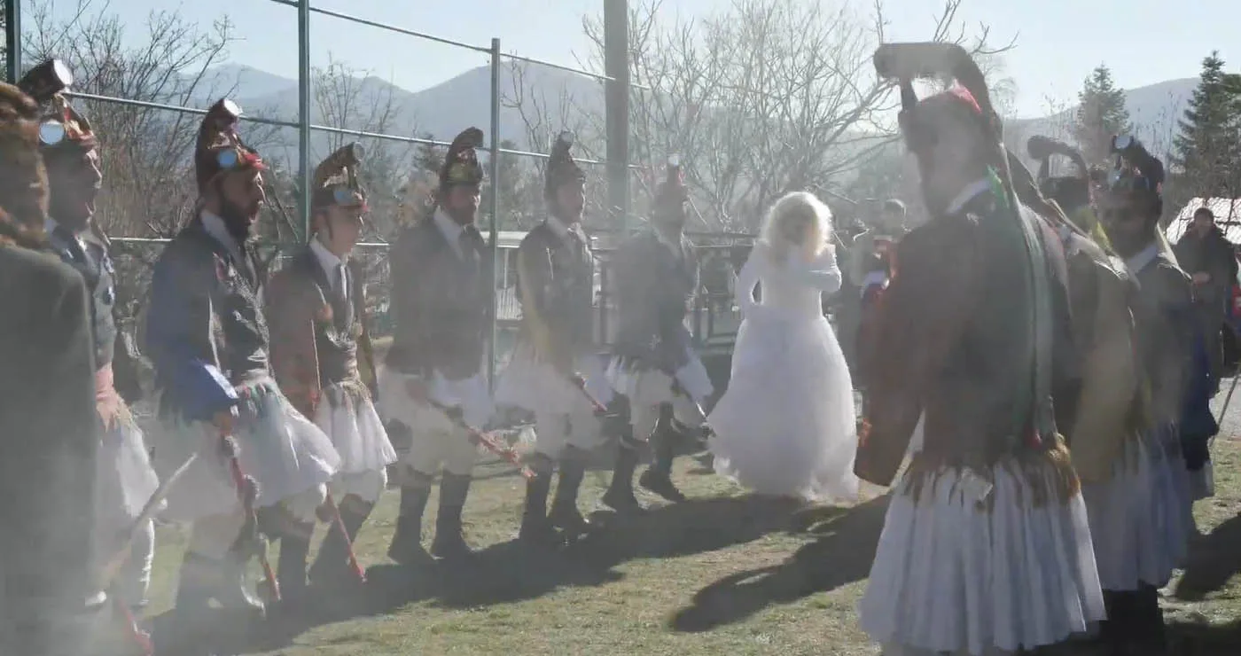 Το έθιμο των Μωμόγερων στο Ρυάκιο Κοζάνης (βίντεο)