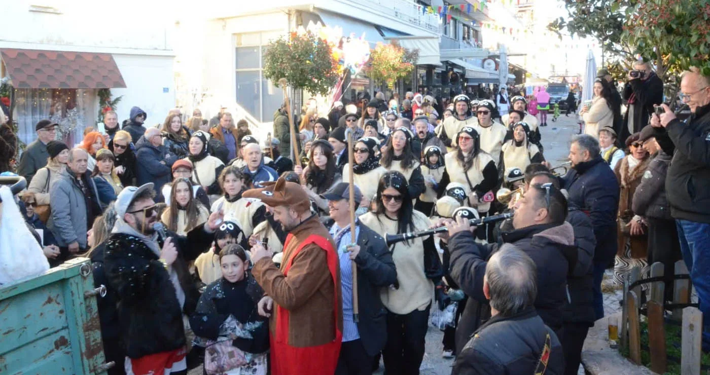 Καρναβαλική παρέλαση στο Άργος – Σήμερα η Πατερίτσα και η ολοκλήρωση του Καρναβαλιού