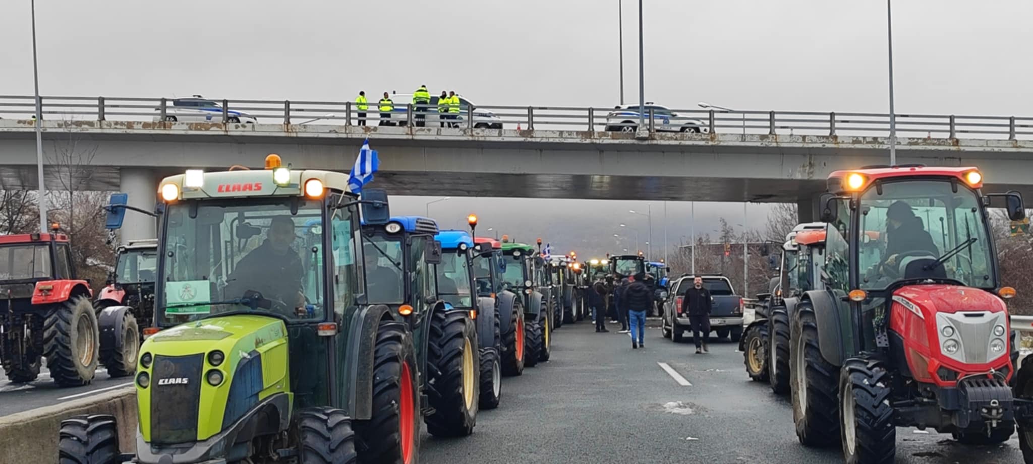 Τρακτέρ τέλος στην Εγνατία Οδό- Αποχώρησαν οι αγρότες του μπλόκου Σιάτιστας