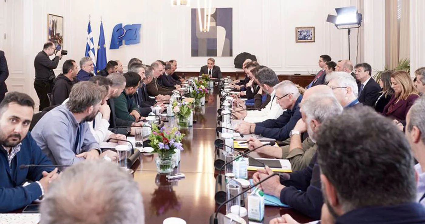 Ολοκληρώθηκε η συνάντηση του Πρωθυπουργού με εκπροσώπους των αγροτικών μπλόκων   – Τσιάρας: Είχαμε μια αναλυτική, ειλικρινή και παραγωγική συζήτηση