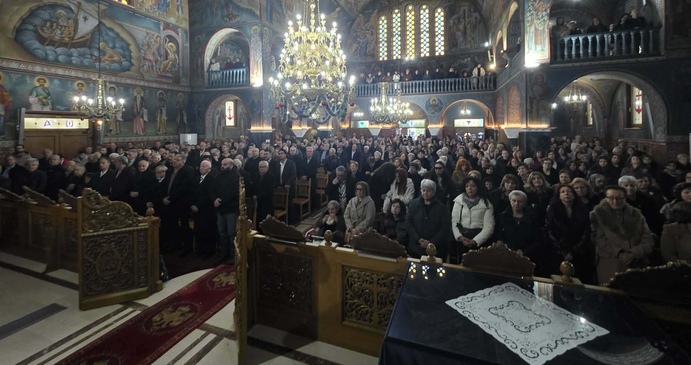 Ο Εορτασμός των Θεοφανείων στον κατάμεστο Ιερό Ναό Αγίας Σκέπης Πτολεμαΐδας ! (της Κούλας Πουλασιχίδου)