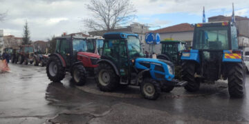 Μπλόκο Φιλώτα: Πορεία με τρακτέρ στο Αμύνταιο κατά την εξαγγελία των μέτρων από την Κυβέρνηση (Βίντεο + Εικόνες)