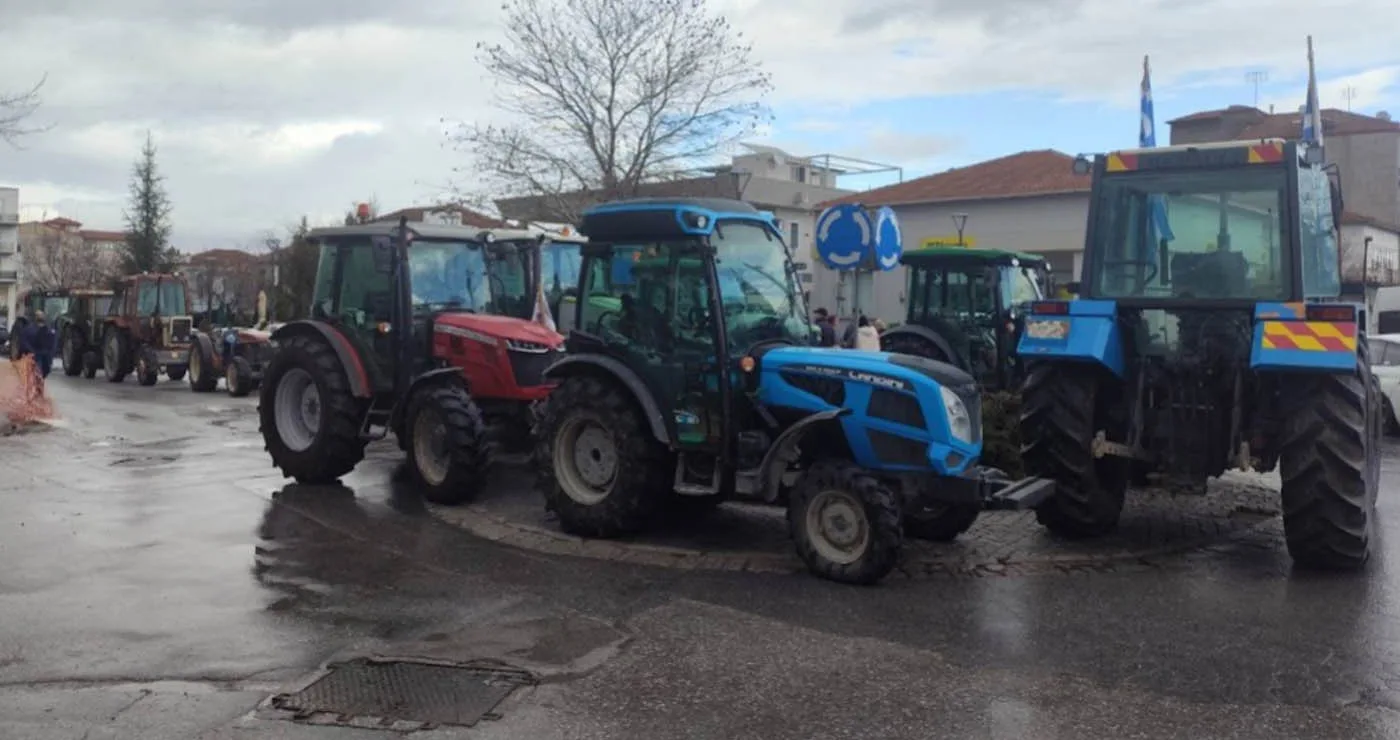 Μπλόκο Φιλώτα: Πορεία με τρακτέρ στο Αμύνταιο κατά την εξαγγελία των μέτρων από την Κυβέρνηση (Βίντεο + Εικόνες)