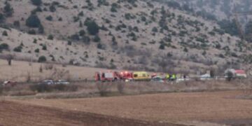 Τροχαίο ατύχημα στη Μπάρα Σιάτιστας – ΙΧ συγκρούστηκε με φορτηγό – Τραυματισμένη 35χρονη