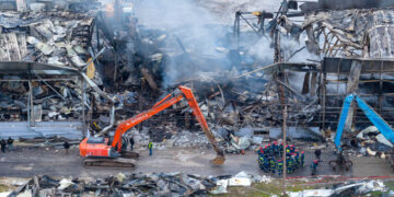 Εντοπίστηκε η πέμπτη σορός από τη φωτιά στο εργοστάσιο Βιολάντα στα Τρίκαλα