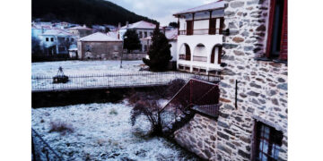Έπεσε το πρώτο χιόνι για φέτος και στη Βλάστη (Εικόνες)