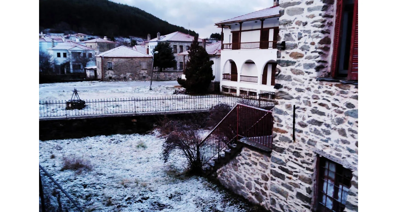 Έπεσε το πρώτο χιόνι για φέτος και στη Βλάστη (Εικόνες)