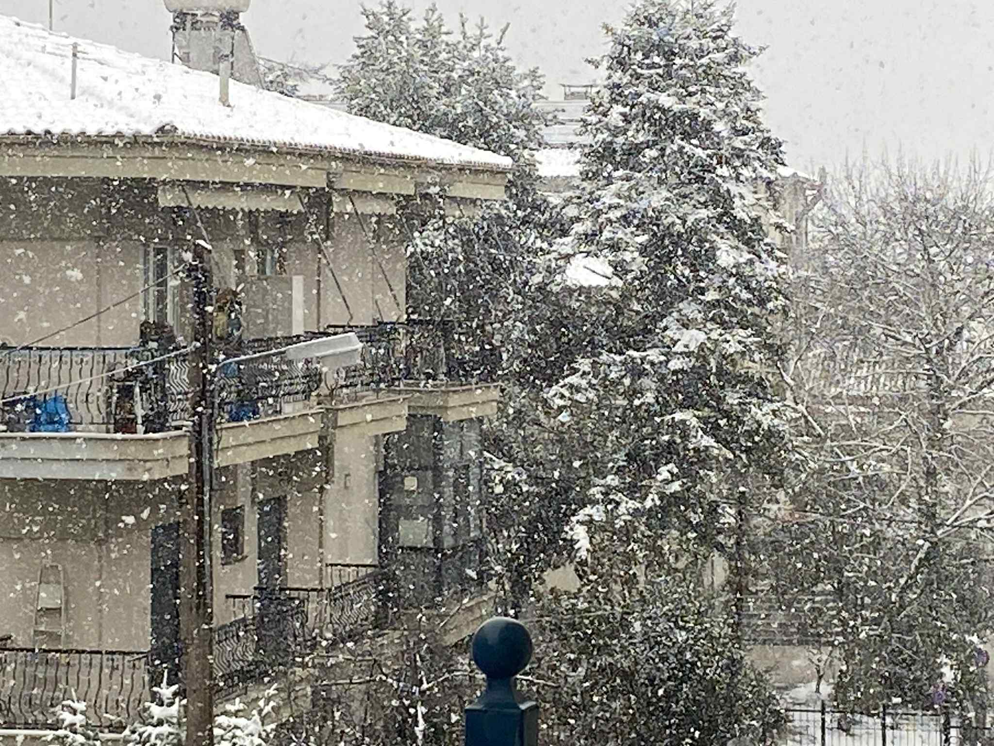 Ώρα 16.00: Νέα πυκνή χιονόπτωση στην Κοζάνη