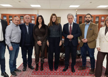 Σε ιδιαίτερα θετικό κλίμα η επίσκεψη Ζαχαράκη στην Περιφέρεια Δυτικής Μακεδονίας – Εκπαίδευση και υποδομές στο επίκεντρο