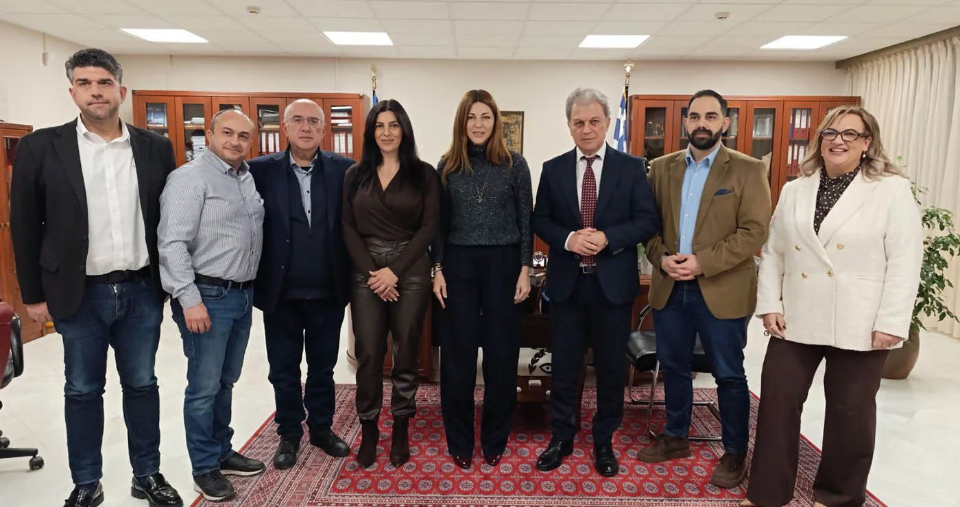 Σε ιδιαίτερα θετικό κλίμα η επίσκεψη Ζαχαράκη στην Περιφέρεια Δυτικής Μακεδονίας – Εκπαίδευση και υποδομές στο επίκεντρο